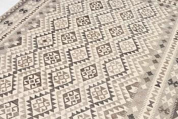 A Kelim carpet, a. 295 x 200 cm.