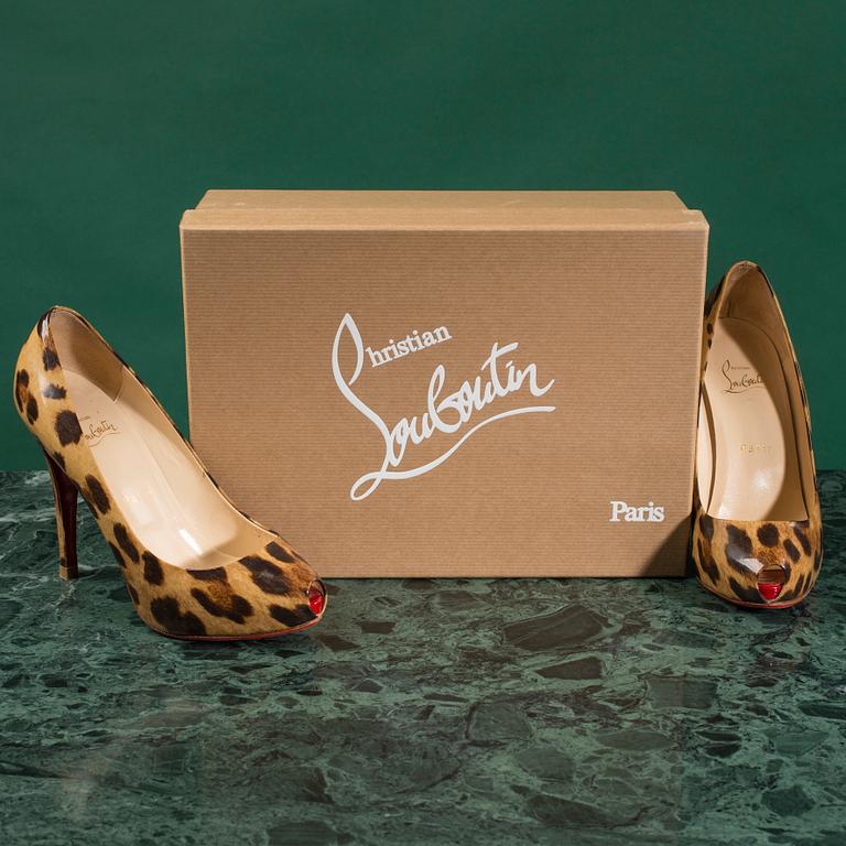 A pair of shoes by CHRISTIAN LOUBOUTIN, in size 37.