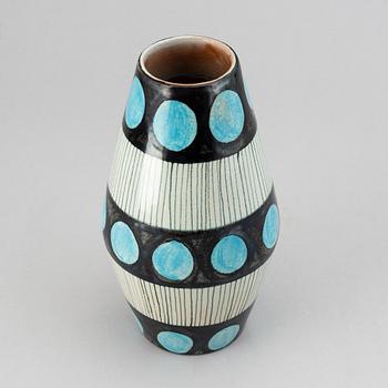 Carl-Harry Stålhane, vase, "Torro faience", decor by Aune Laukkanen, Rörstrand ca 1951.