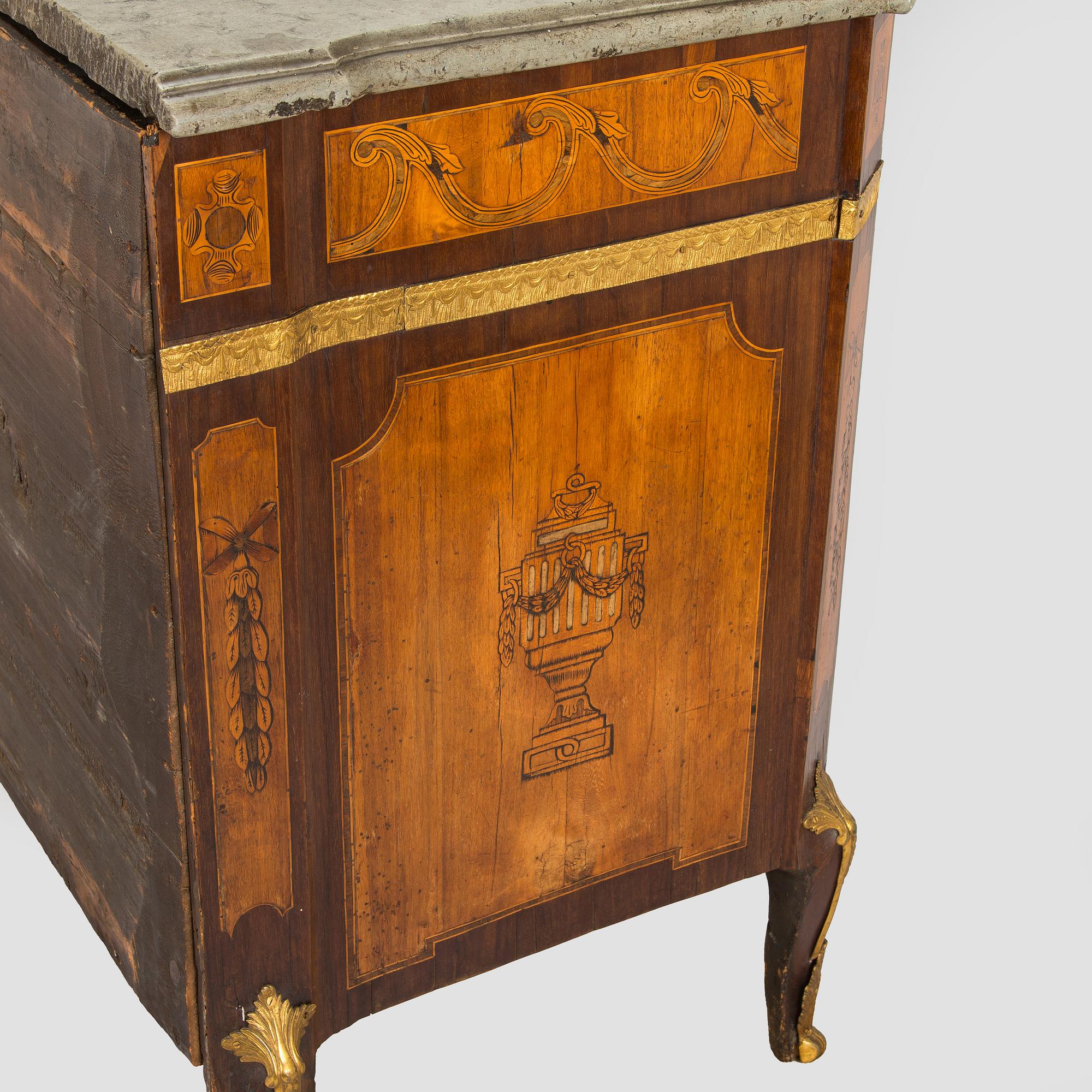 A Gustavian late 18th century commode attributed to J. Hultsten.
