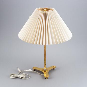 Josef Frank, bordslampa modell 2467, Firma Svenskt Tenn.
