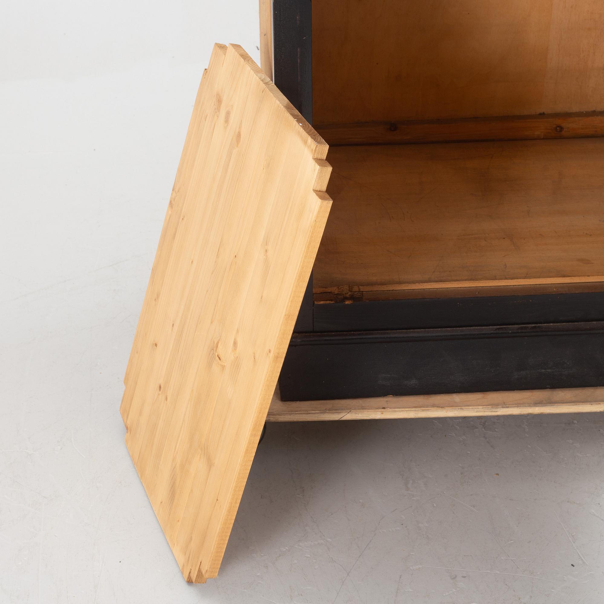 A cabinet, second half of the 20th Century.