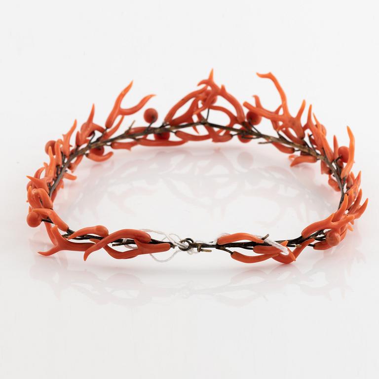 A coral tiara.