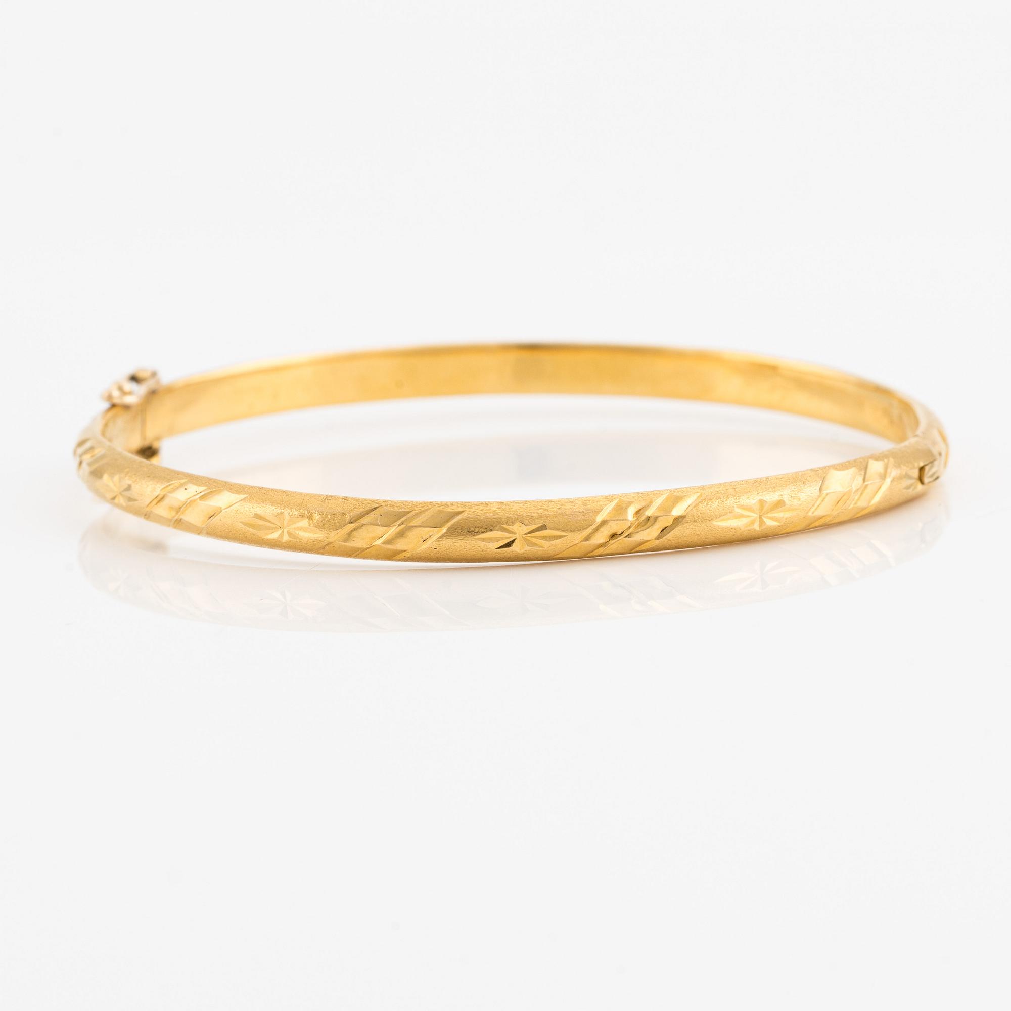 Bangle, 22K gold.