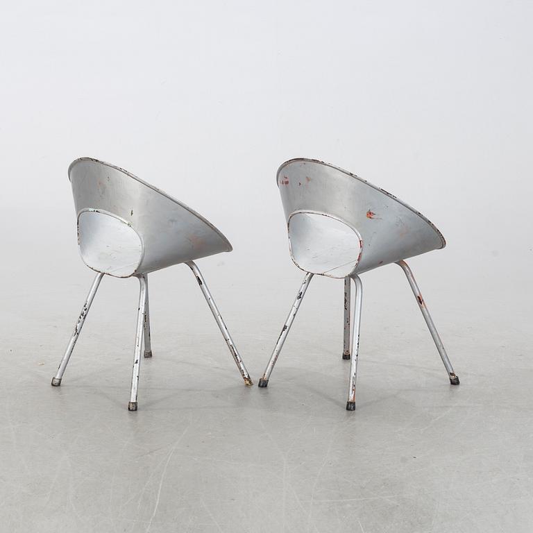 A PAIR OF CHAIRS, second half of the 20th century.