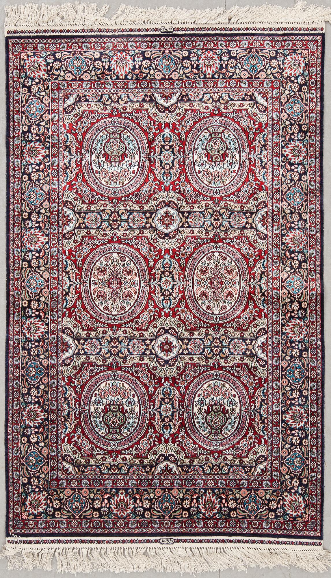 MATTA, orientalisk, signerad, silke, 1900-talets slut, ca 150 x 92 cm.