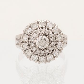 An 18K white gold ring/cocktail ring with round brilliant-cut diamonds, Petterssons Eftr Juvelerar Ab Joh Stockholm 1945.