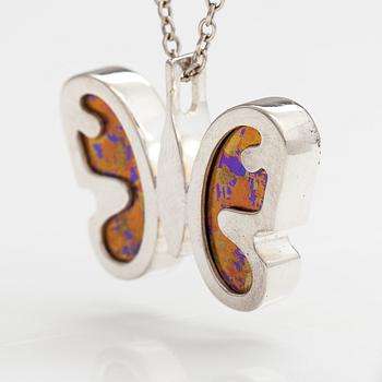 Nanny Still, A sterling silver and titanium necklace. Kultakeskus, Hämeenlinna.