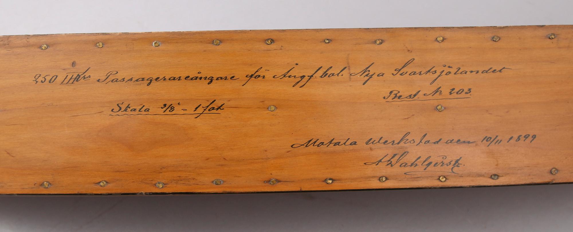 BÅTMODELL, trä, "Nya Svartsjölandet", Motala Verkstaden 1899.
