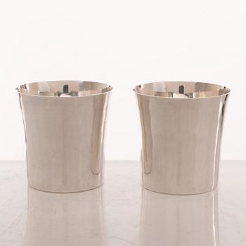 Eric Löfman, A set of twelve silver beakers, KG Markström, Uppsala 1975.