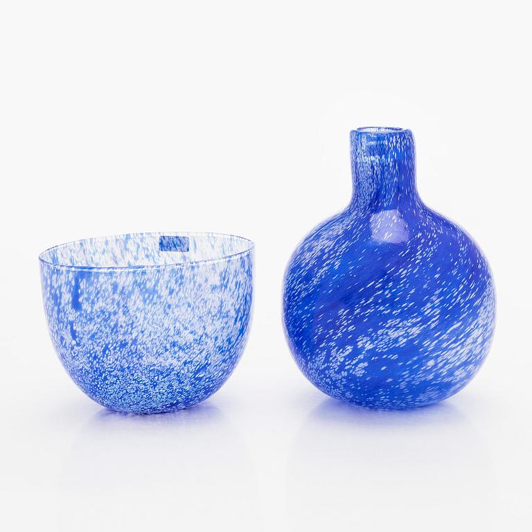 Oiva Toikka, malja ja pullo, "Kaamos", signeerattu O. Toikka Nuutajärvi.