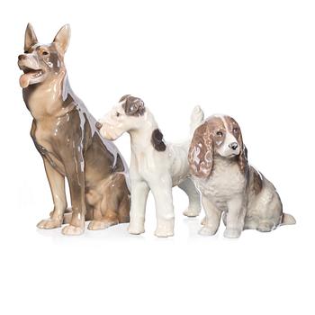 FIGURINER, 3 st, porslin, Bing & Gröndahl och Royal Copenhagen.