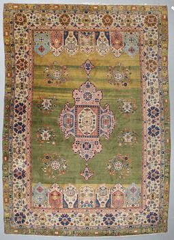 A carpet, semi-antiqie Tabris, ca  407 x 293 cm.