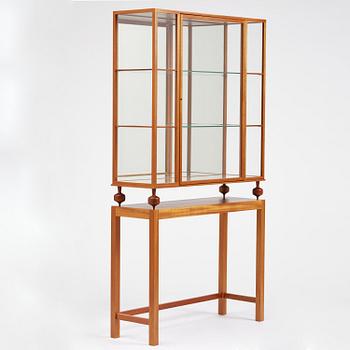 Josef Frank, a display cabinet model 2077, Firma Svenskt Tenn, post 1985.