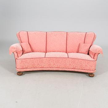 A mid 1900s three pcs sofa group.
