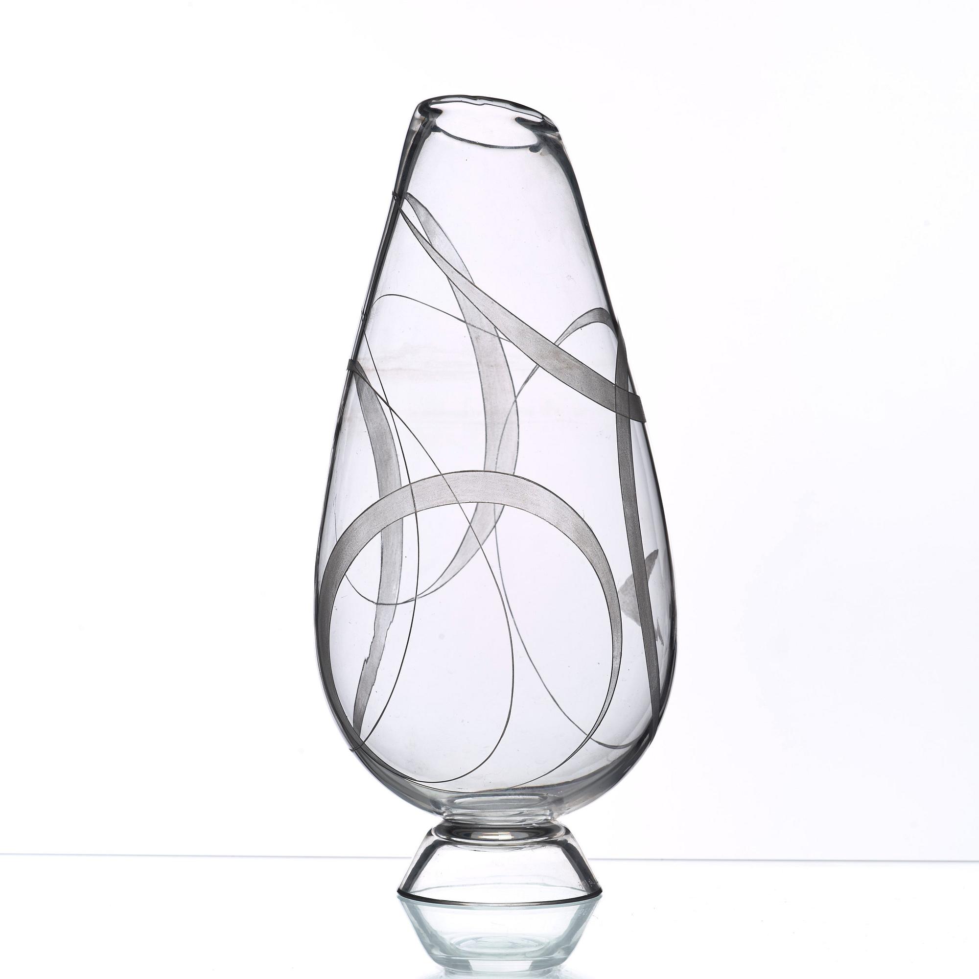Vicke Lindstrand, an engraved glass vase, Kosta 1950's.