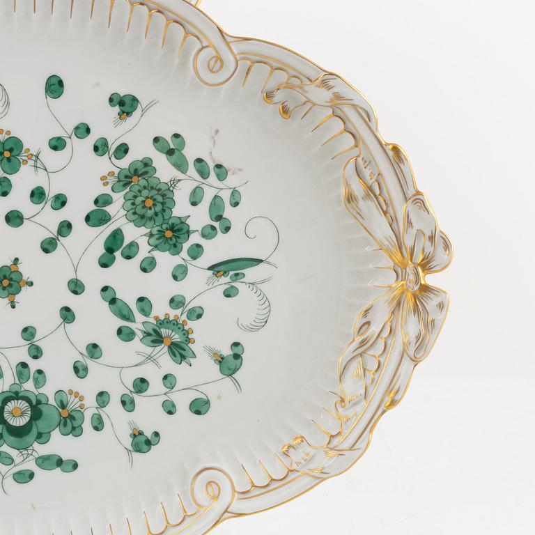 A 30-piece porcelain dinner service, "Indische Malerai Grün", Meissen, Germany.