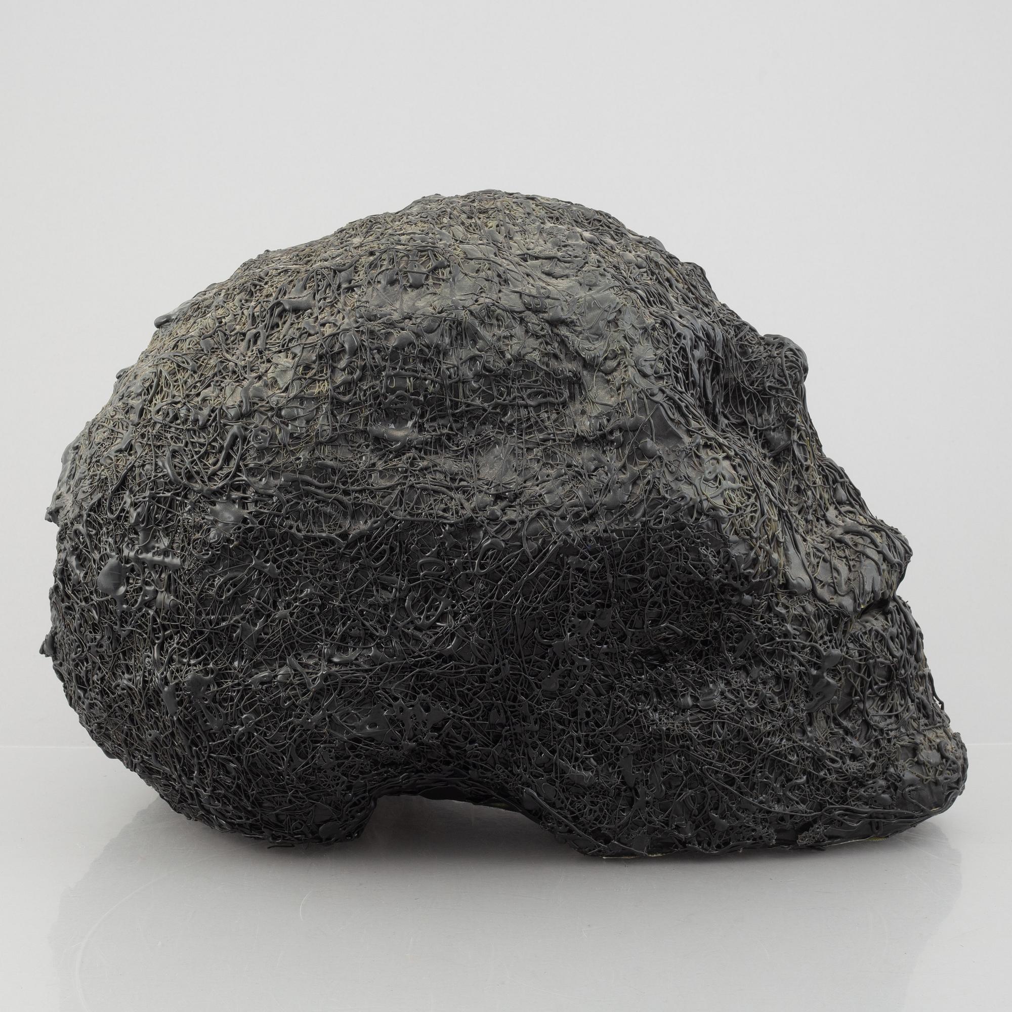 Johnny Boy Eriksson, a big "Skull" sculpture.