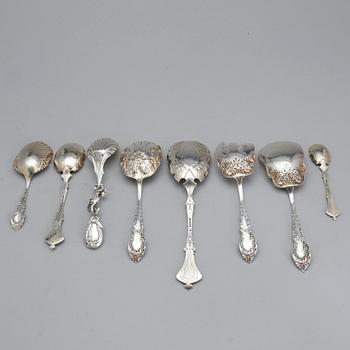 PARTI SKEDAR, silver, eklektisk- resp rokokostil, mest London och 1800-tal. Tot ca 830 gram.