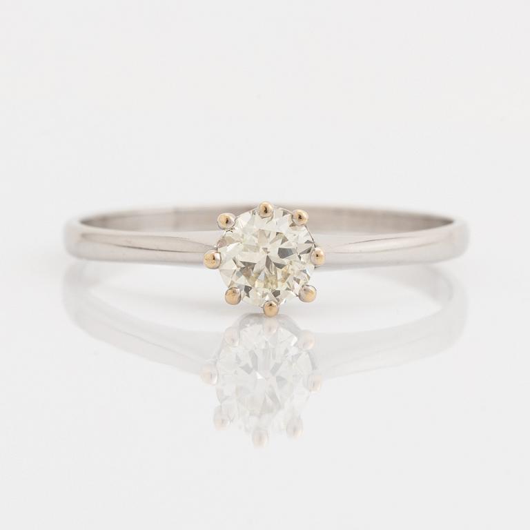 Brilliant cut diamond ring.