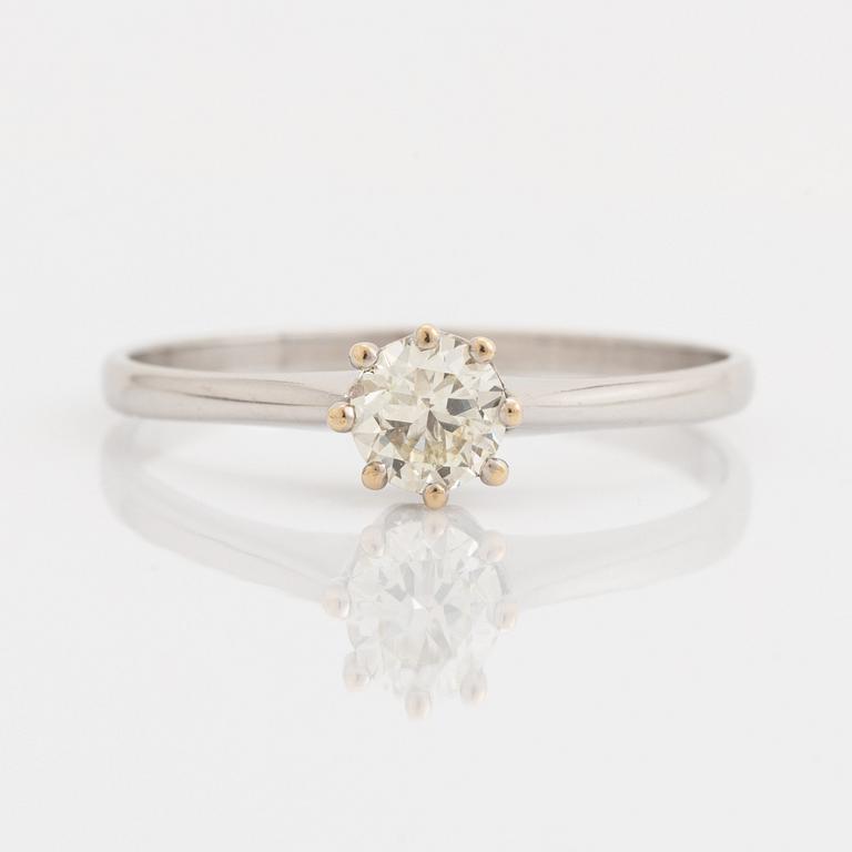 Brilliant cut diamond ring.