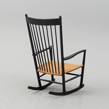 HANS J WEGNER, gungstol,  "J 16". FDB Möbler, 1900-talet sandra hälft.