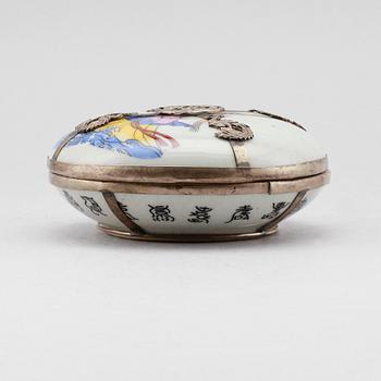LOCKDOSA, porslin, Kina, 1900-tal.