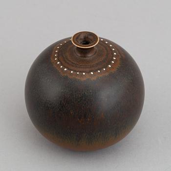 Stig Lindberg, a set of two stoneware vases and a bowl, Gustavsberg studio, Sweden 1960, 1968 and 1958-59.