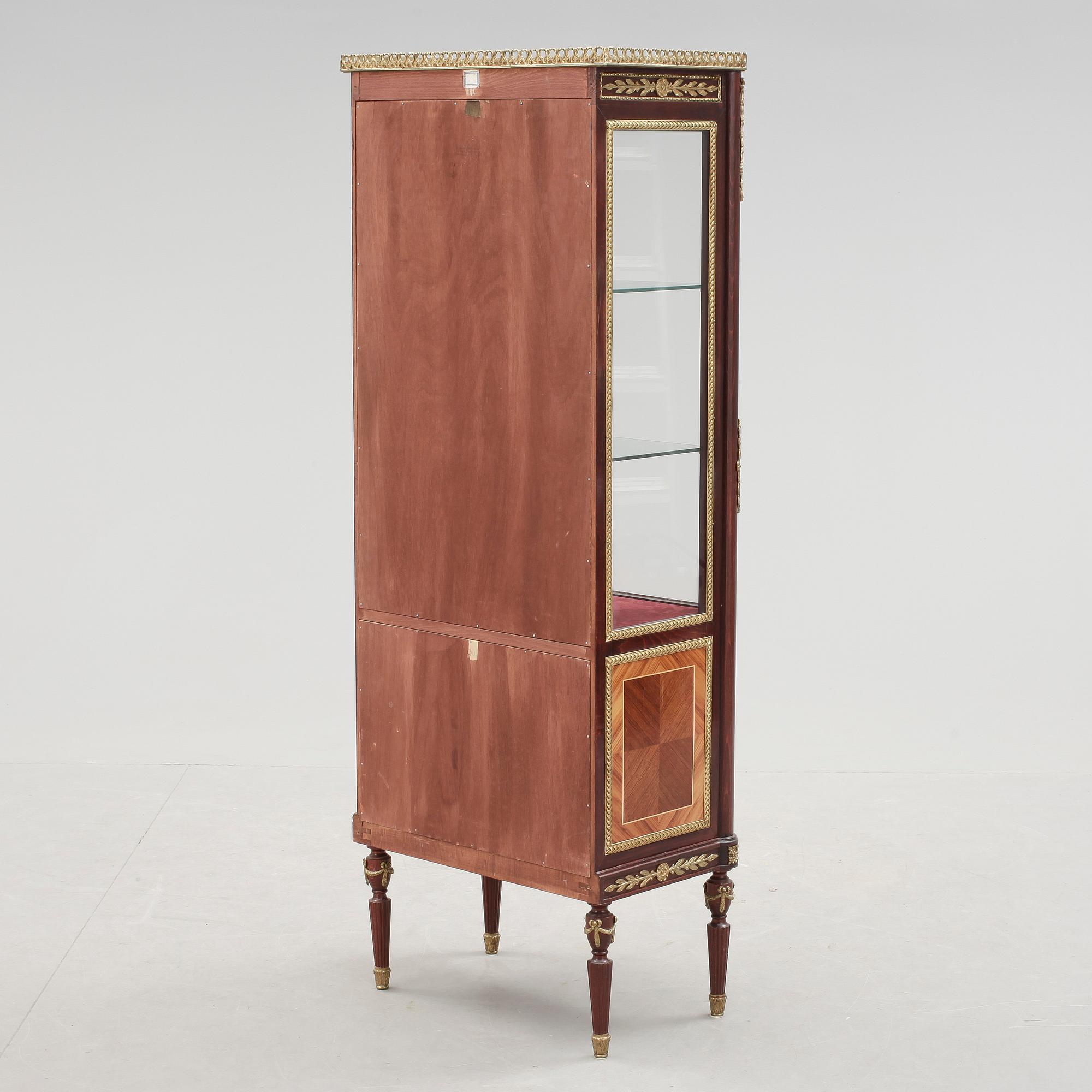 SKÅP, Louis XVI stil, 1900-talets andra hälft.