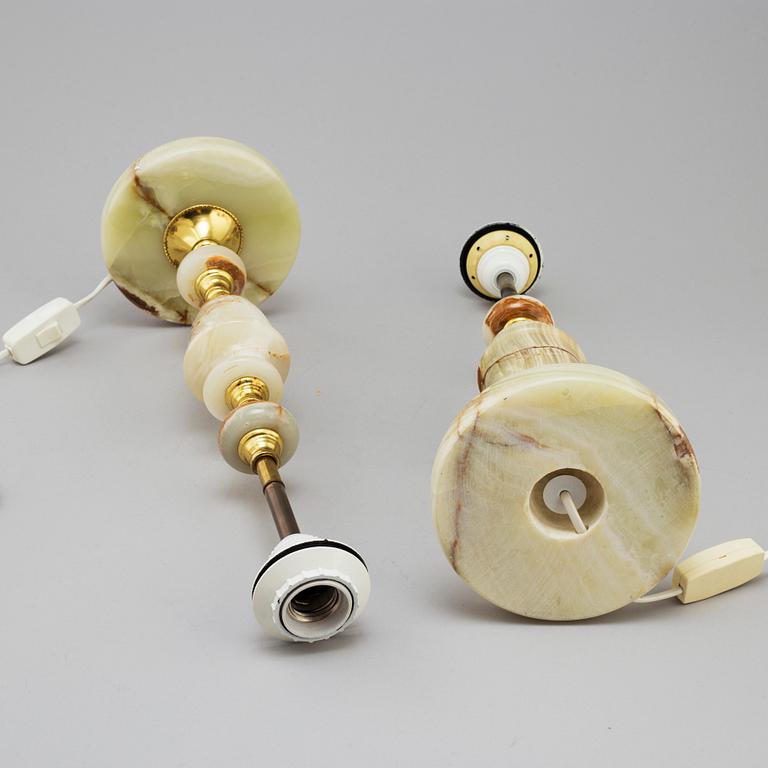 BORDSLAMPOR, ett par, 1900-talets andra hälft.