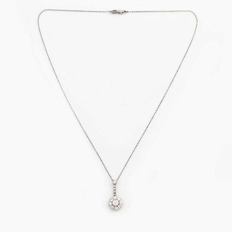 Necklace with old brilliant-cut diamonds.