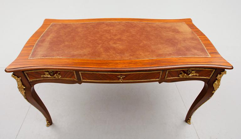 SKRIVBORD, rokokostil, 1900-talets mitt.
