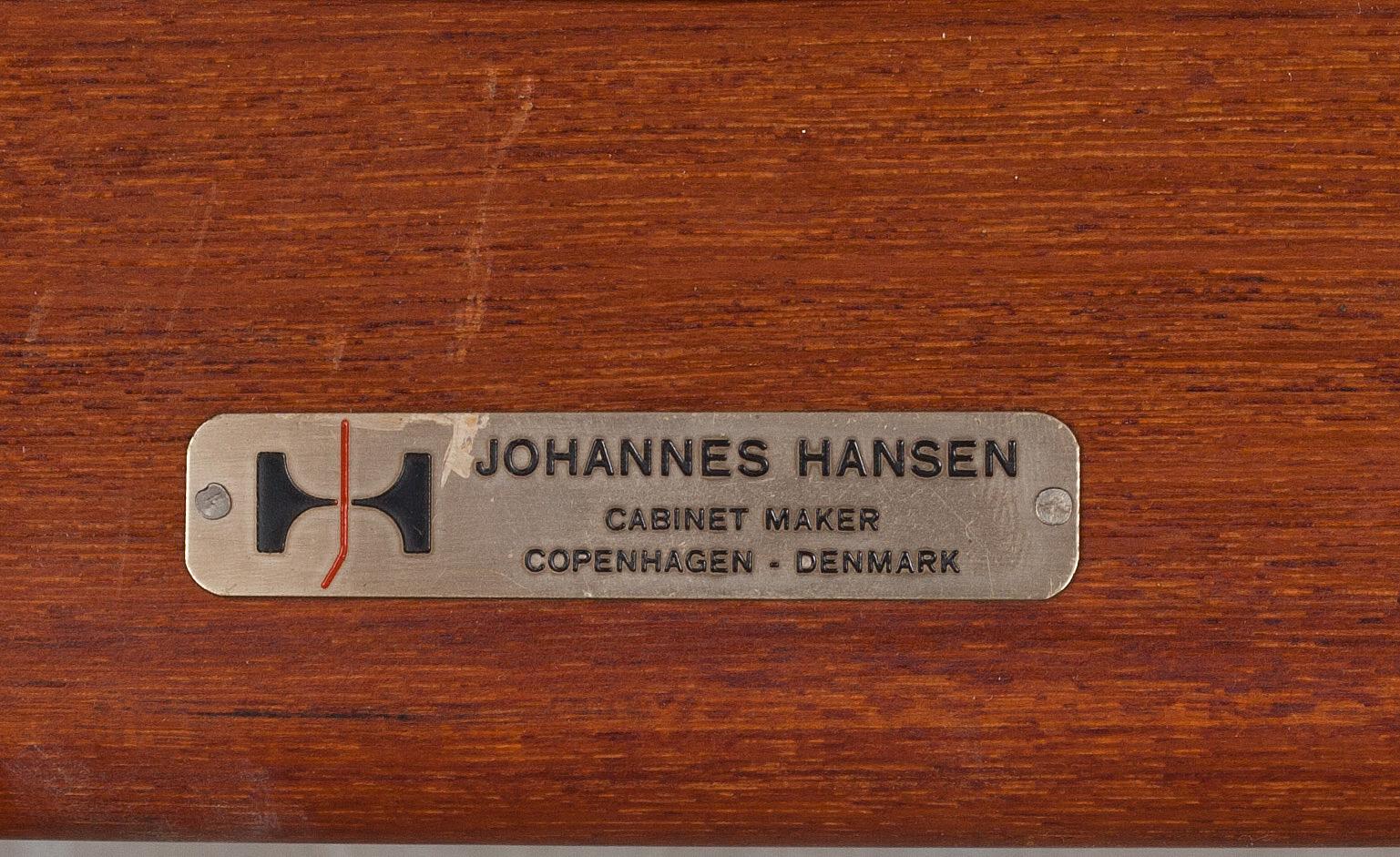 KARMSTOLAR, ett par, "JH-513", Hans J. Wegner, Johannes Hansen.