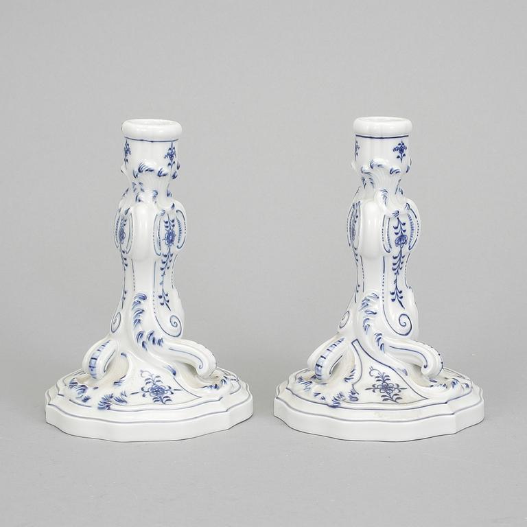 LJUSSTAKAR, ett par, porslin, Meissen, 1900-tal.