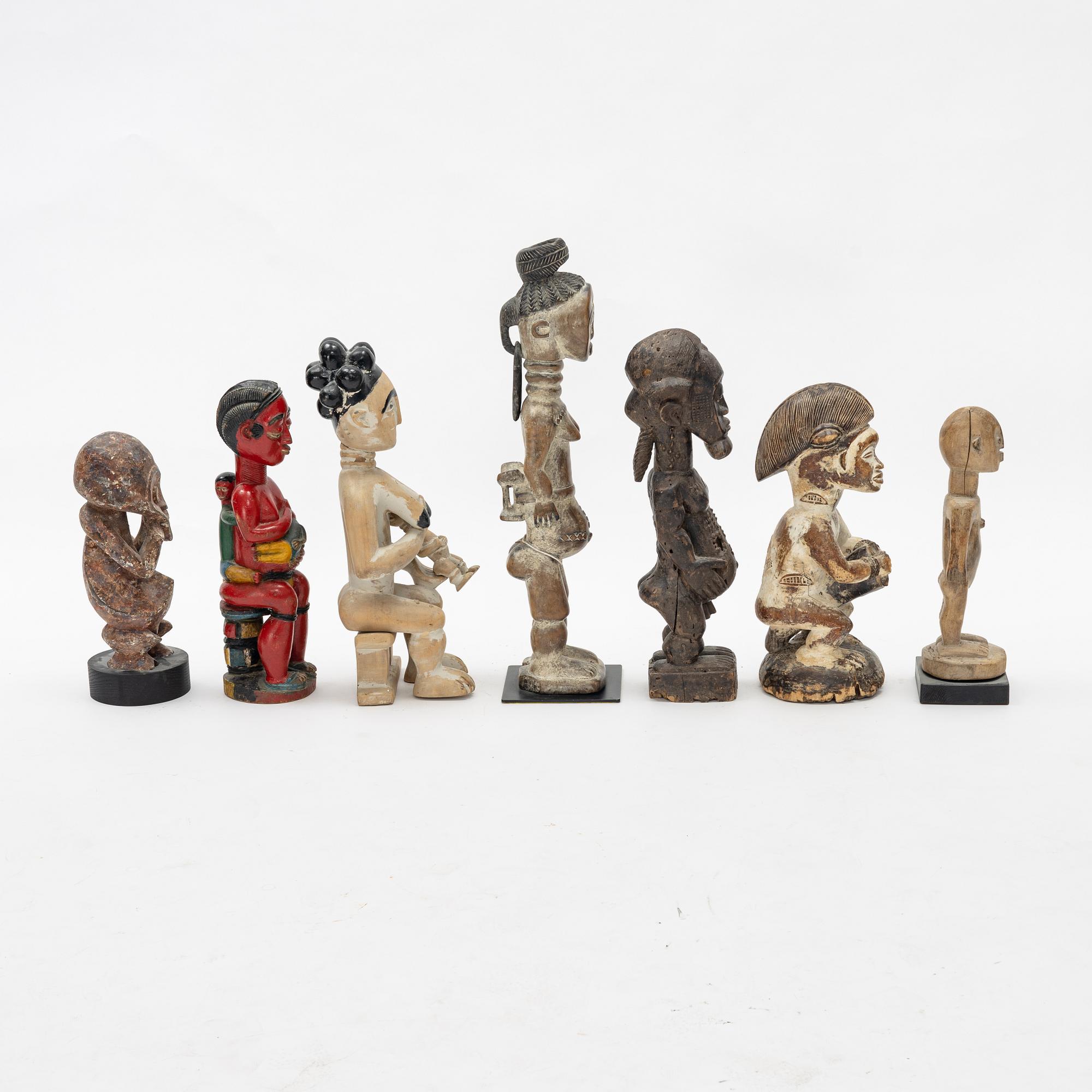 Seven sculptures reportedly from Puno, Gabon, The Coast of Ivory, and moore, from the second half of the 20:th century.