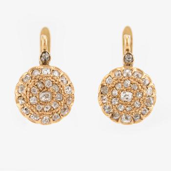 Earrings 18K gold with old-cut diamonds.