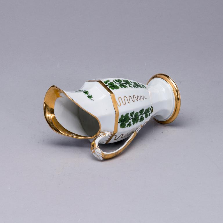 SERVIS, 12+4 delar, porslin, Meissen-liknande märkning, 1800-tal.