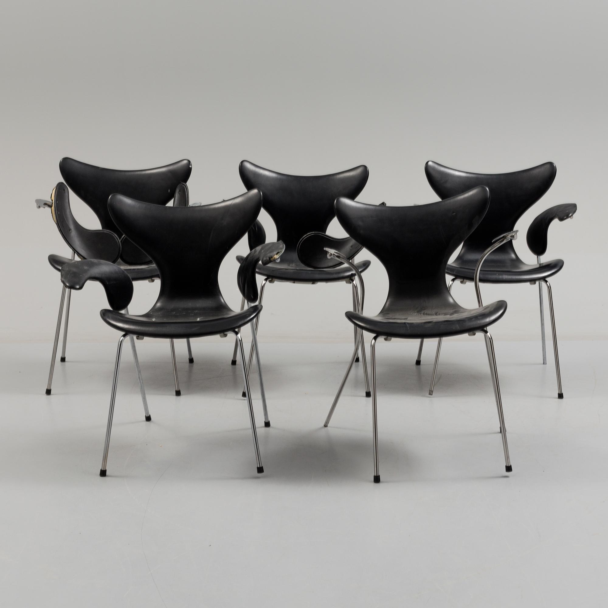 ARNE JACOBSEN, a set of 8 "Liljan/Måsen" armchairs for Fritz Hansen.