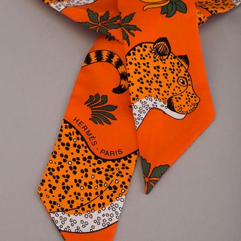 SCARF "Twirly Bandana", Hermès.