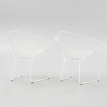 Harry Bertoia, A pair of 'Diamond chairs', Knoll, 21st Century.