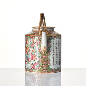 A famille rose Canton tea pot, Qing dynasty, 19th century.