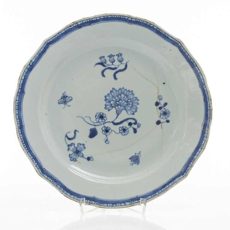 Servisdelar, 13 st, kompaniporslin, Kina, Qingdynastin, Qianlong (1736-95).