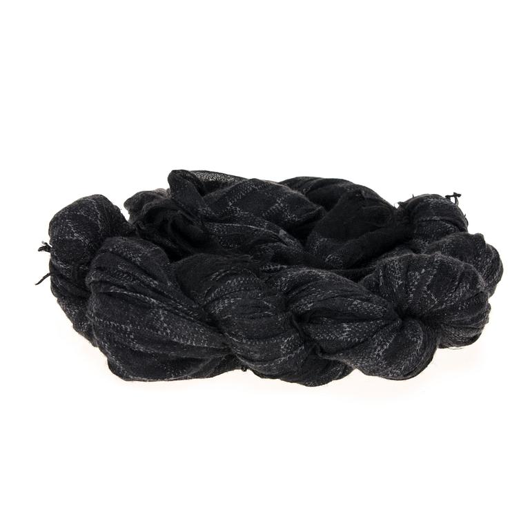 SCARF, Louis Vuitton.