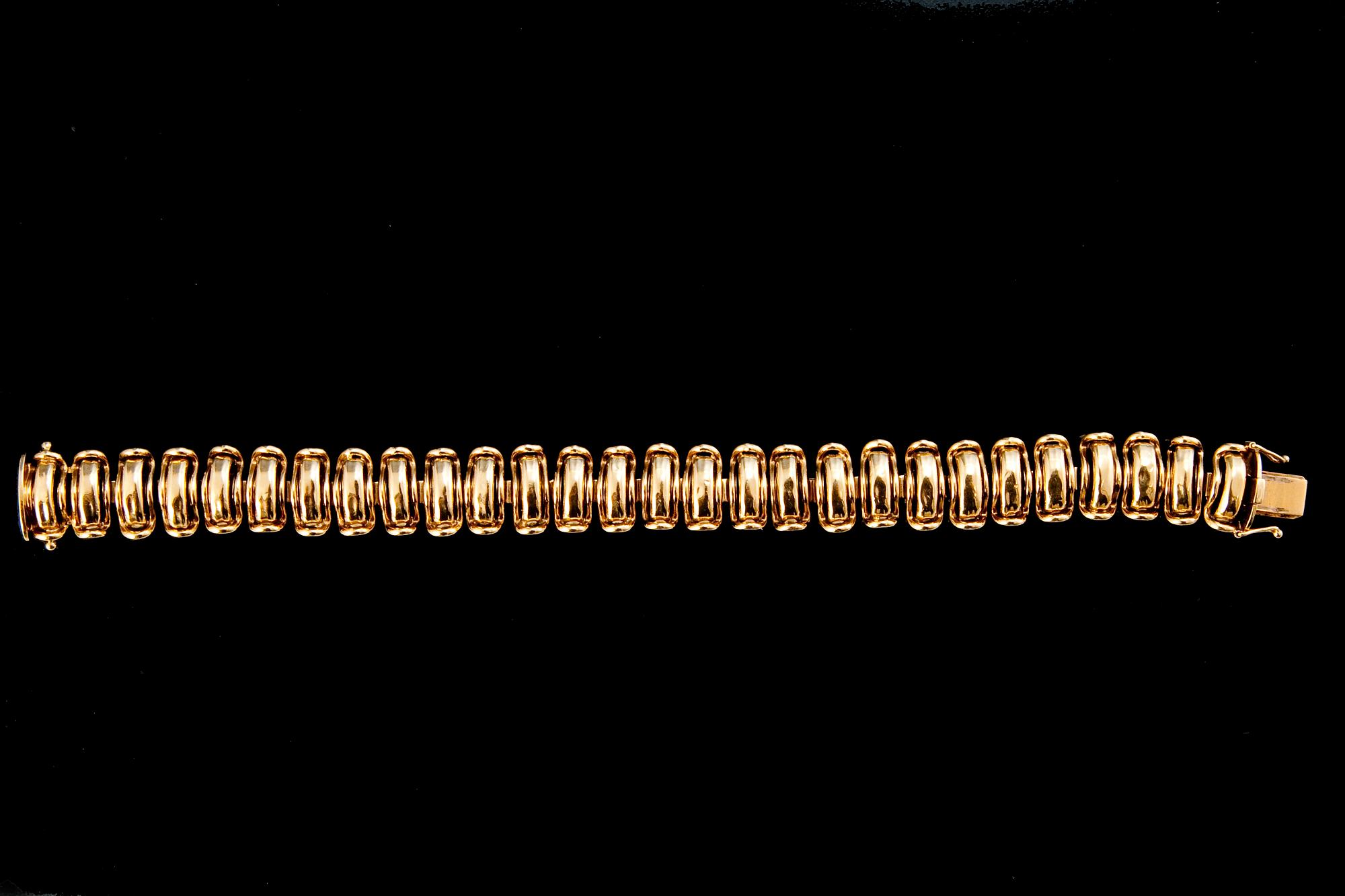ARMBAND.