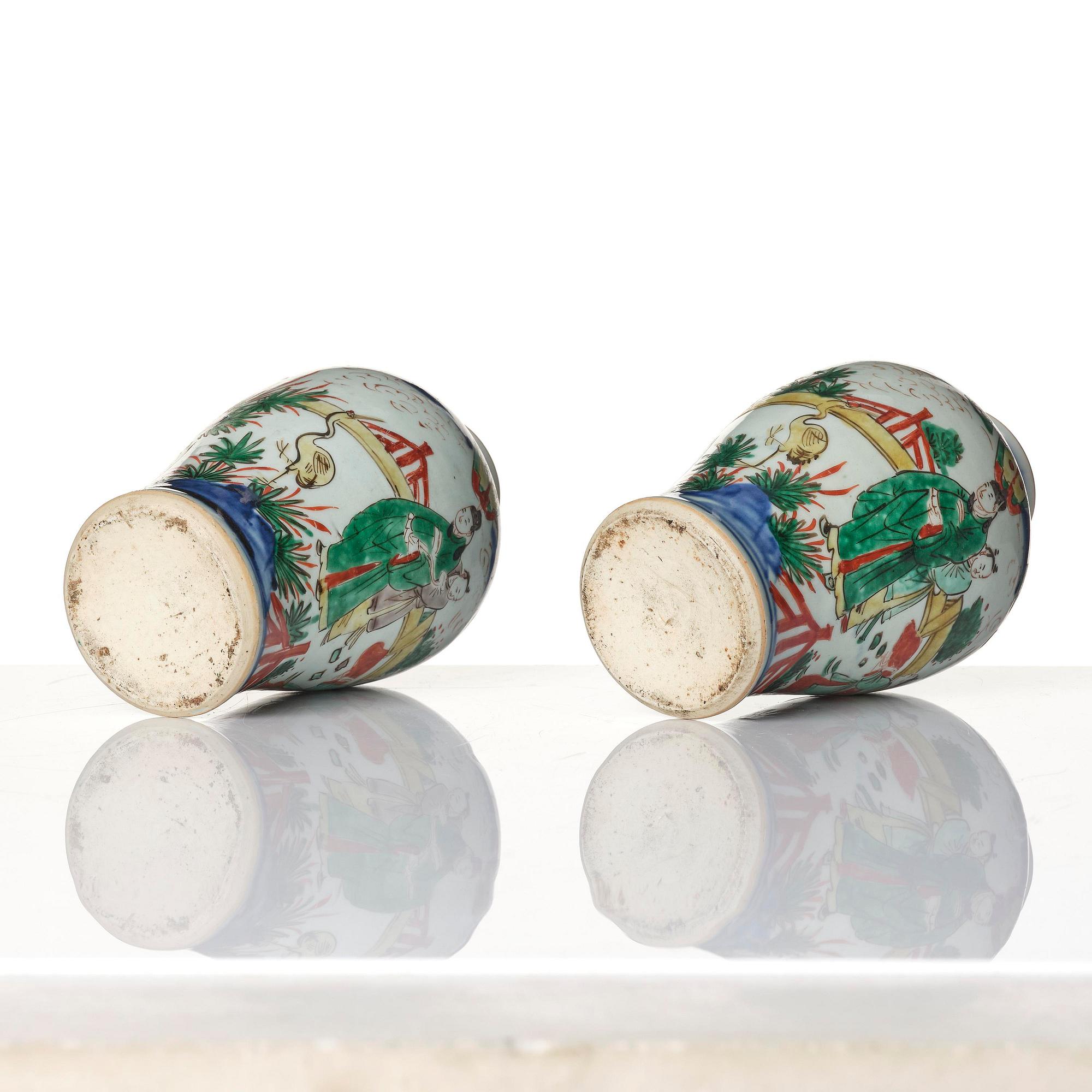 A pair of wucai decorated vases, 17th century.