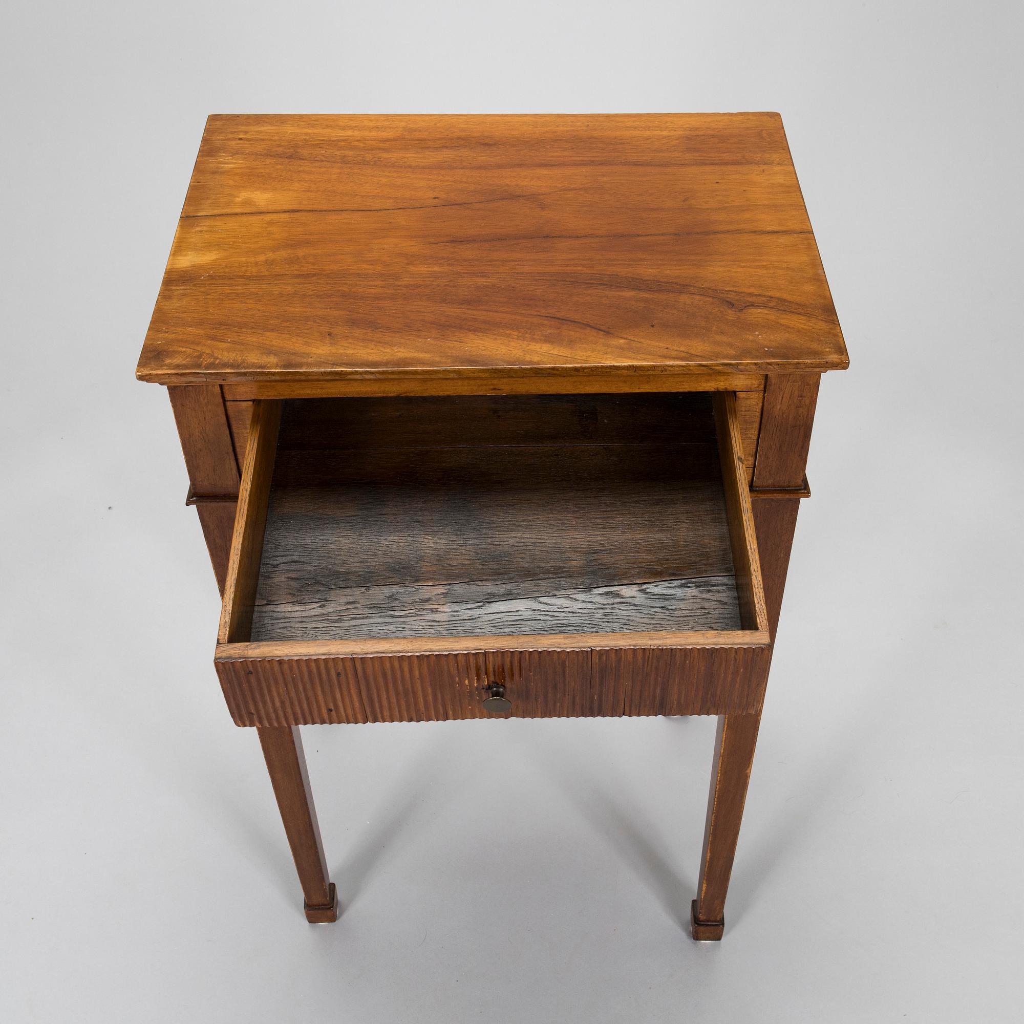 Sidobord, Frankrike, omkring år 1800, Directoire.