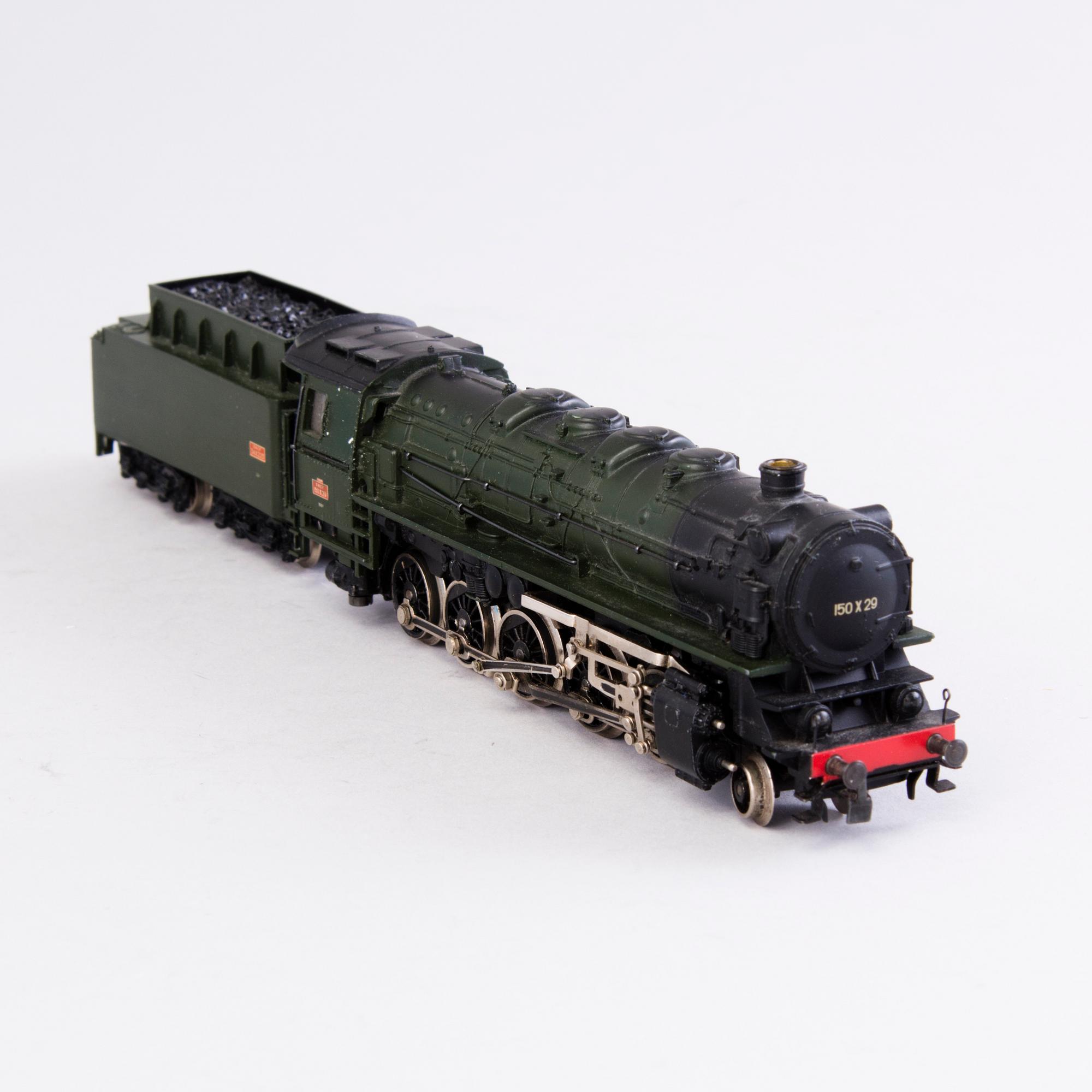 MÄRKLIN, sähkövetureita, 2 kpl ja vaunu, Saksa.