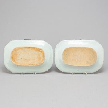 A pair of blue and white export porcelain serving dishes, Qing dynasty, Qianlong (1736-95).