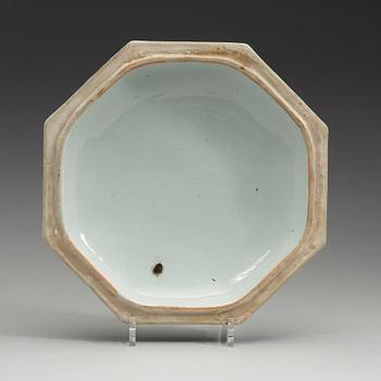 TERRIN med LOCK och FAT, kompaniporslin. Qingdynastin, Qianlong (1736-95).