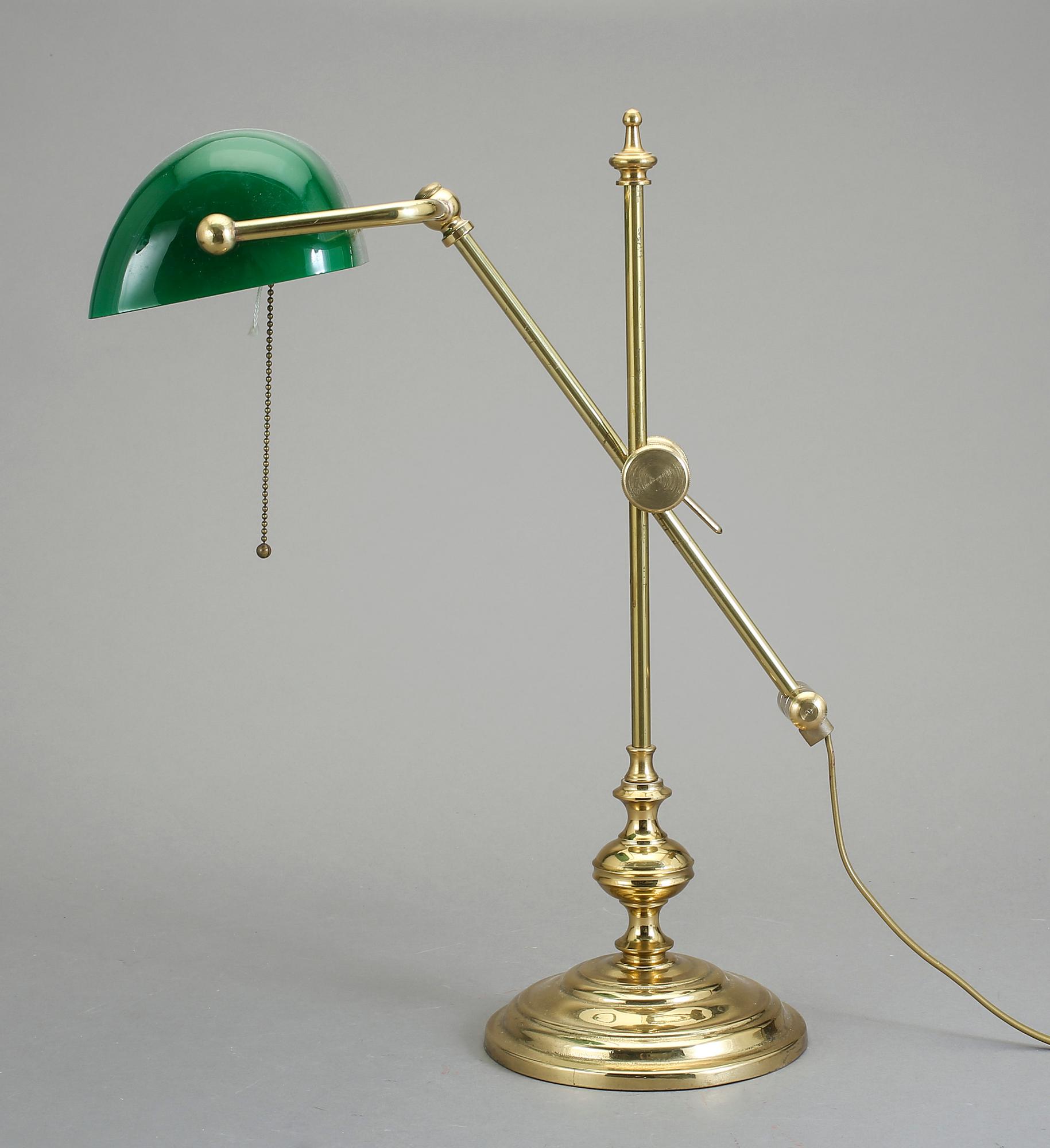 SKRIVBORDSLAMPA, 1900-talet andra hälft.